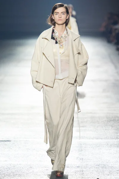 Look 2